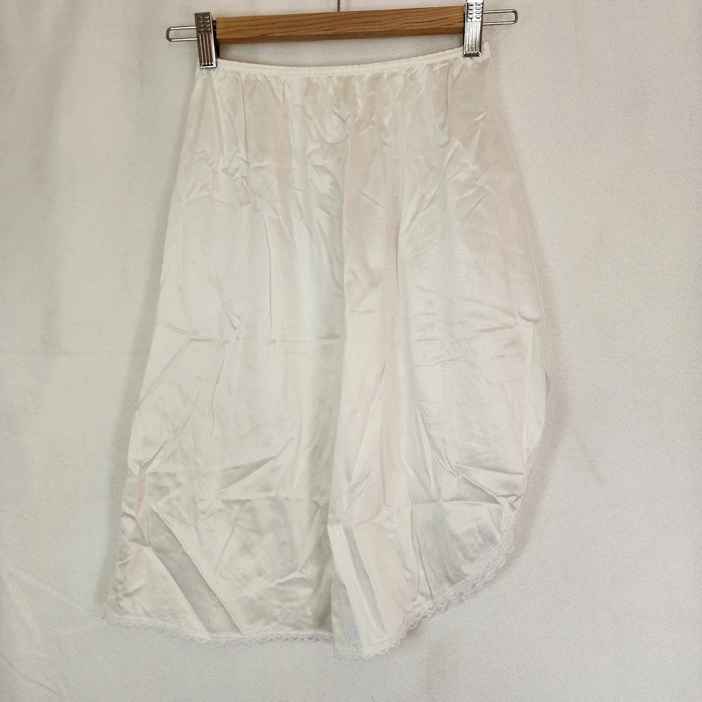 Vintage SEARS Knee Skirt Slip Undergarment Ivory Size Small 100% Antron Nylon